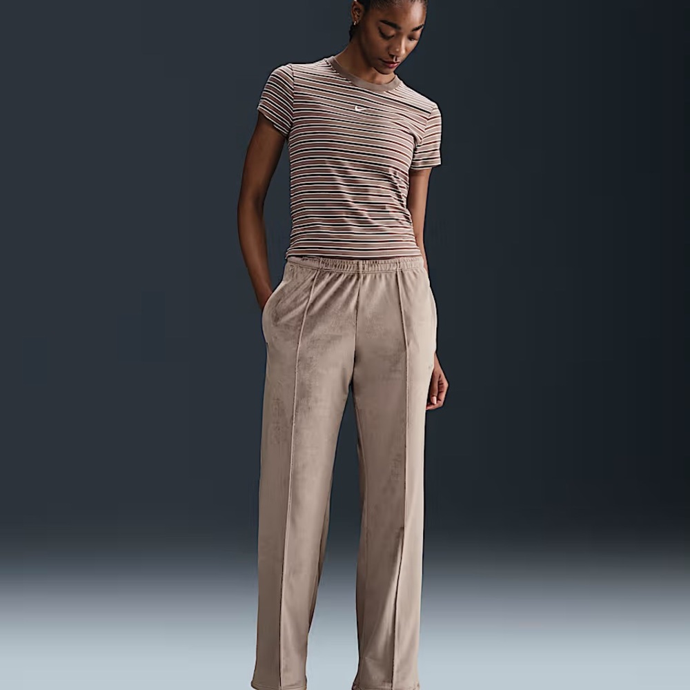 Nike Women's SPORTSWEAR CHILL KNIT MID-RISE VELOUR SWEATPANT